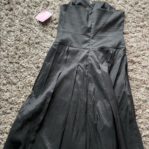 Thé decade- Size 8- like new- - Picture 2 of 4